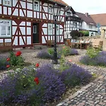 In Der Thueringischen Rhoen 別荘 *